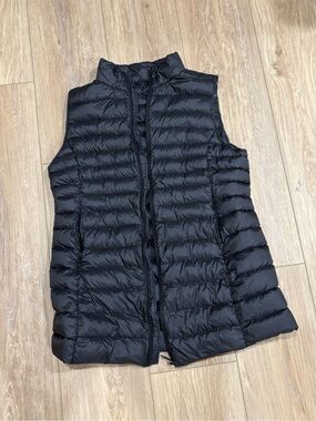 Lightweight Black Packable Puffer long Vest - Women's